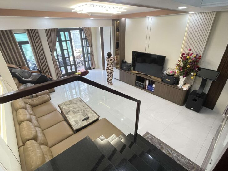270m2 Hẻm 160 Nguyễn Văn Qùy Q7, xe 16 chỗ vào tận nhà, 2 tầng mới đẹp, giá 15,1 tỷ