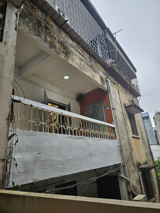 BÁN NHÀ TẬP THỂ 2 TẦNG, 4 PHÒNG NGỦ – VỊ TRÍ VÀNG HAI BÀ TRƯNG, HÀ NỘI – GIÁ 3 TỶ HƠN