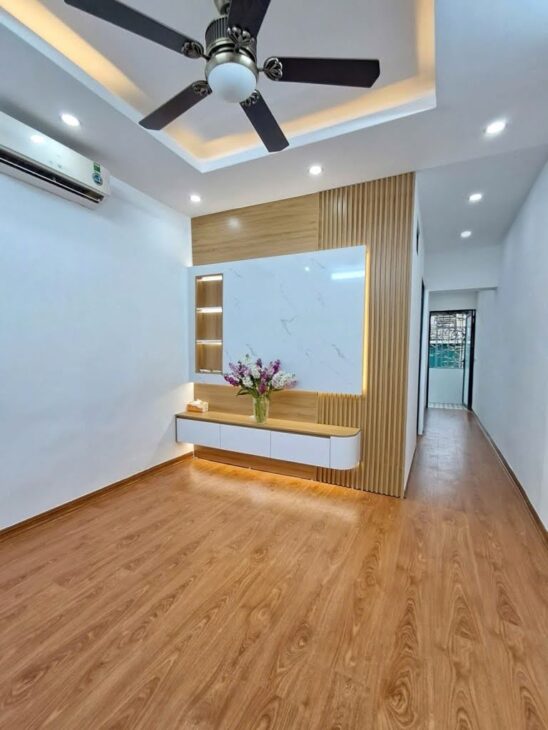 BÁN NHÀ TẬP THỂ 50M2, THÁI THỊNH, ĐỐNG ĐA, HÀ NỘI – GIÁ CỰC RẺ, SỔ ĐỎ CHÍNH CHỦ