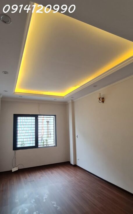 Bán nhà P. Vĩnh Hưng DT 30m2x5T MT 4,3m cách ôtô tránh 20m ngõ rộng thoáng, nhà xây mới. Giá: 5.5tỷ