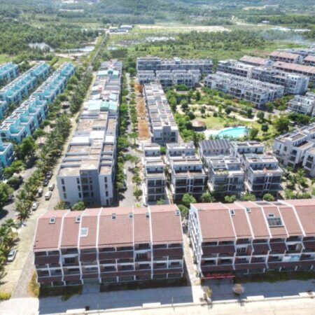 Bán nhà phố sonasea villas and resort , 550m2, 40 tỷ, thiết kế 40 phòng nằm trên trục đường vào 24m