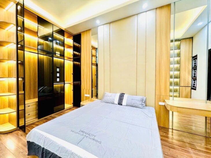 BÁN NHÀ 5 TẦNG, 43M2, CHÙA BỘC, ĐỐNG ĐA, GIÁ 9.2 TỶ – VỊ TRÍ VÀNG, SỔ HỒNG CHÍNH CHỦ