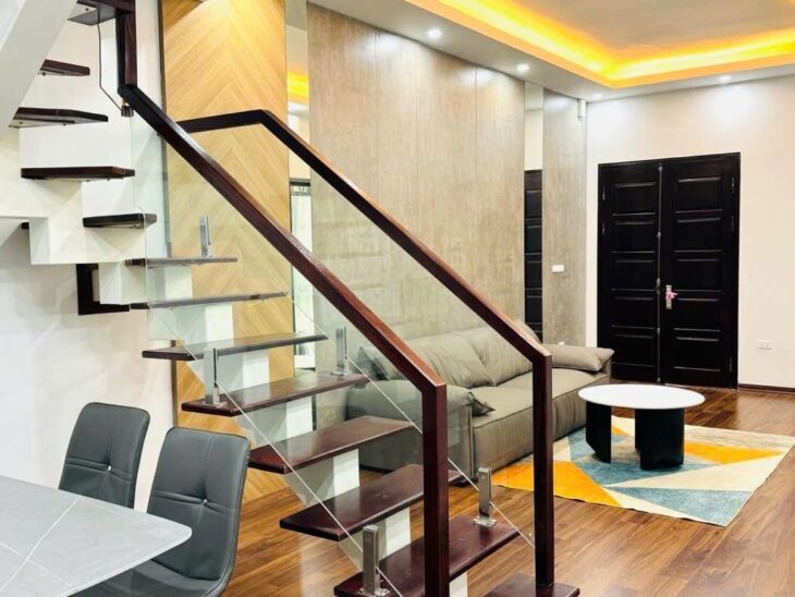 BÁN NHÀ 5 TẦNG, 43M2, CHÙA BỘC, ĐỐNG ĐA, GIÁ 9.2 TỶ – VỊ TRÍ VÀNG, SỔ HỒNG CHÍNH CHỦ