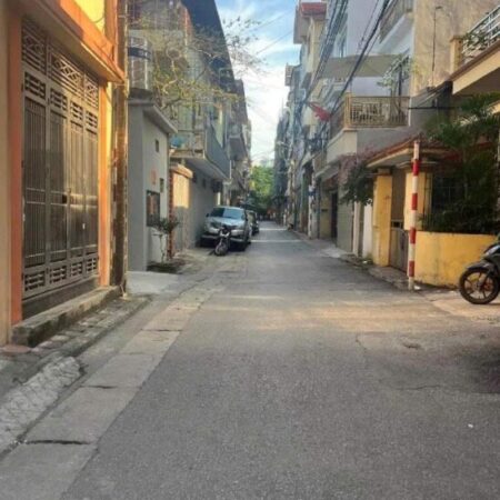 BÁN NHÀ 5 TẦNG, 4 PHÒNG NGỦ – PHƯƠNG MAI, ĐỐNG ĐA – 8.8 TỶ – VỊ TRÍ VÀNG