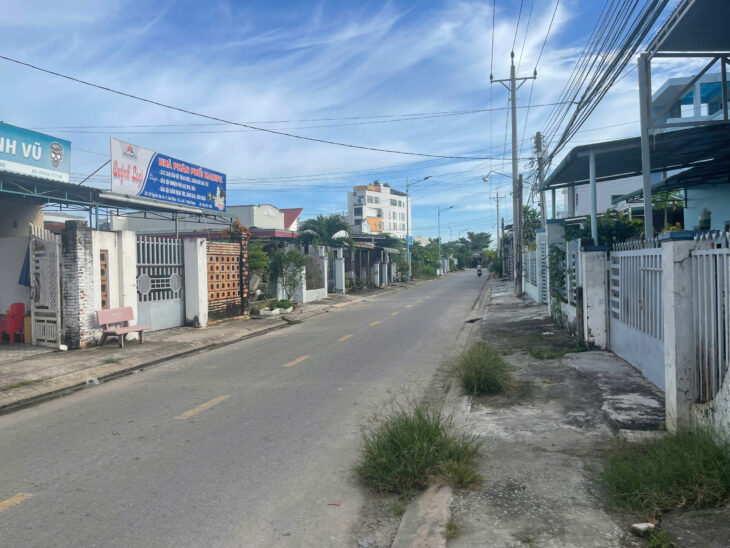 Đất ngộp! Đường Nguyễn Văn Cừ, Tân Thiện, thị xã LaGi ngay trung tâm