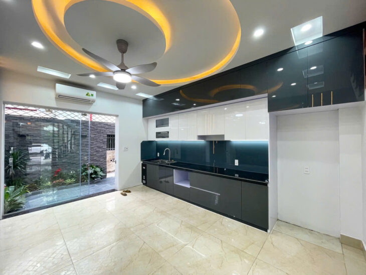 Bán nhà Trung Hành, 72m 4 tầng, độc lập, đường 12m, Giá 6.35 tỉ, cực hiếm