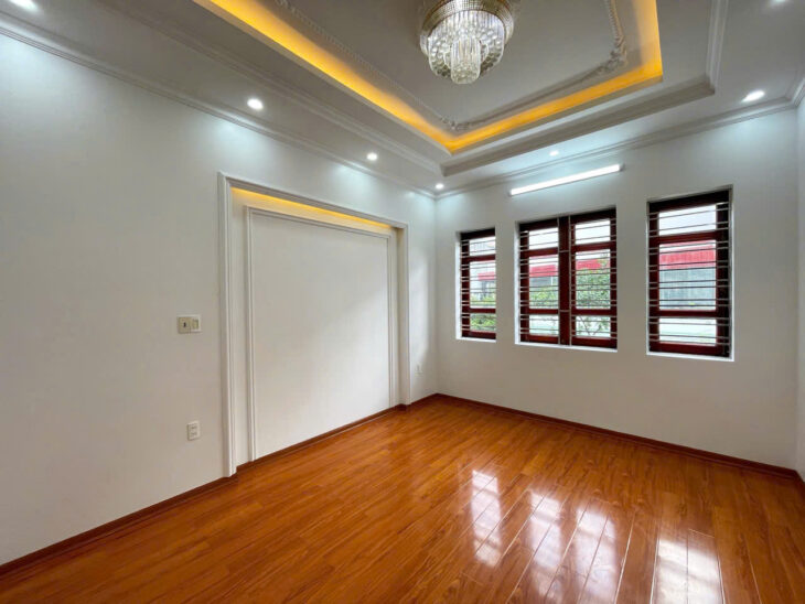 Bán nhà Trung Hành, 72m 4 tầng, độc lập, đường 12m, Giá 6.35 tỉ, cực hiếm