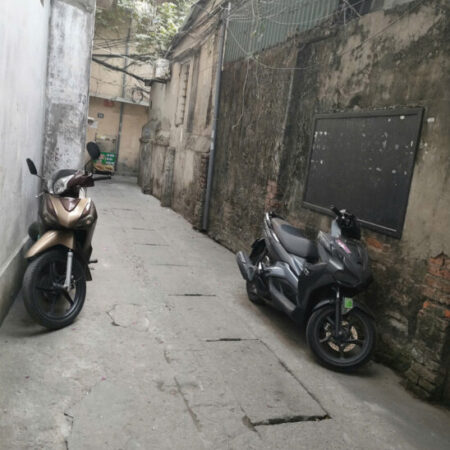 Nợ tiền bán gấp giá rẻ Đông Tác 11m/14m T2, 3 tầng, mặt tiền 4m, 1.57 tỷ Đống Đa.