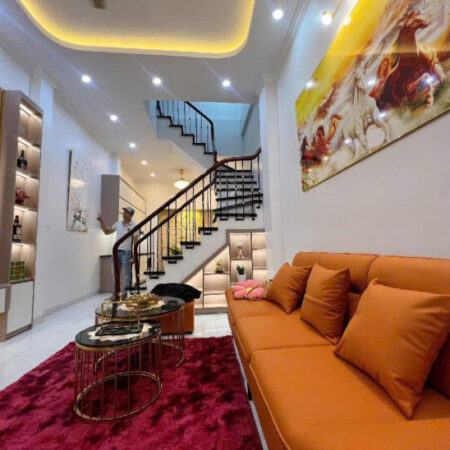 Bán nhà Đống Đa 45m Chợ, 3 thoáng, nở hậu, tặng nội thất đẹp