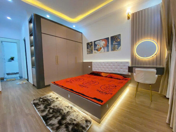 Bán nhà Đống Đa 45m Chợ, 3 thoáng, nở hậu, tặng nội thất đẹp