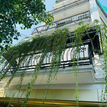 HIếm! 5 tầng Việt Hưng 33m, oto đỗ cổng, nội thất hiện đại, 5,1 tỷ