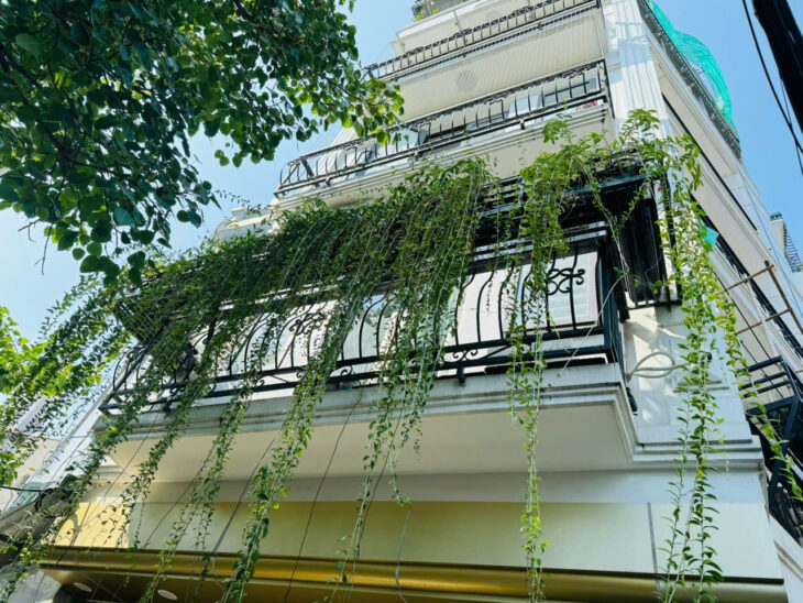 HIếm! 5 tầng Việt Hưng 33m, oto đỗ cổng, nội thất hiện đại, 5,1 tỷ