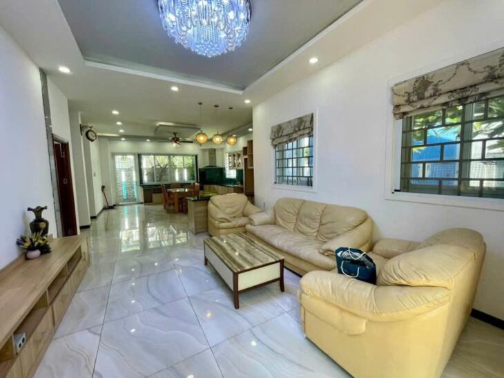 Bán biệt thự lô góc, Mega Village Khang Điền, 148m2, 3 tầng, 5 phòng ngủ, nội thất đẹp, giá 13 tỷ