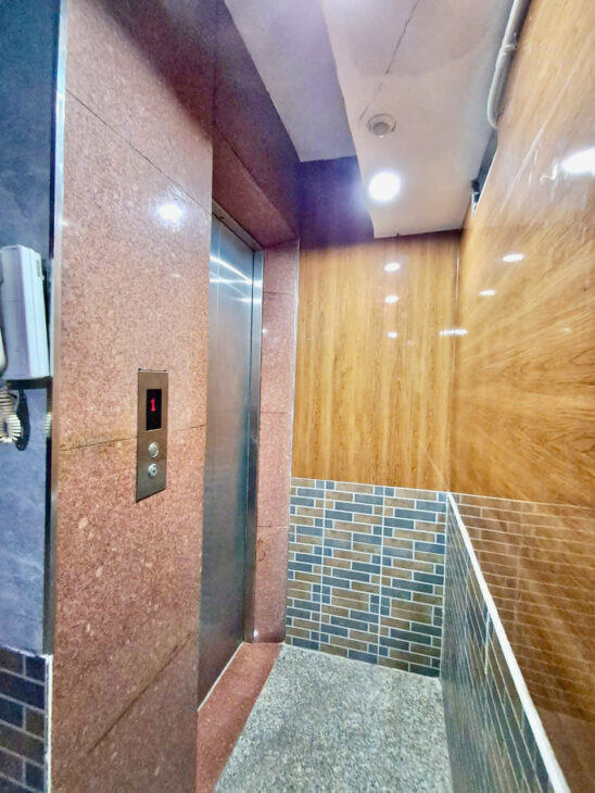 Bán nhà mặt phố Vạn Bảo, Ba Đình chỉ 30 tỷ, 50m2, MT 6.3m, 9 tầng, dòng tiền 900 triệu/năm