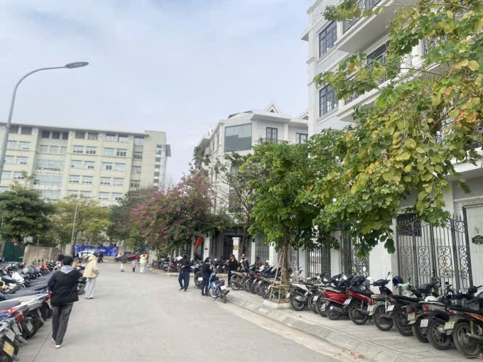 Chủ nhà, bán Liền kề Đại Kim- Nguyễn Xiển. DT 82,5m x 5 tầng. Giá 22,7 tỷ. LH: 0964769634