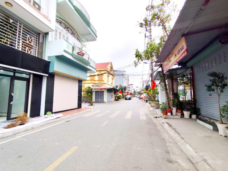 Bán nhà mặt đường Vĩnh Tiến, 72m 3.5 tầng, độc lập, lô góc, Giá 6 tỉ cực hiếm