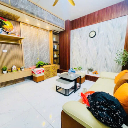 Bán căn chung cư Đền Lừ, gần 100m2, ✅3.8 tỷ, 3 ngủ, 2 vs, Thang máy, SÂN CHƠI RỘNG ở luôn.