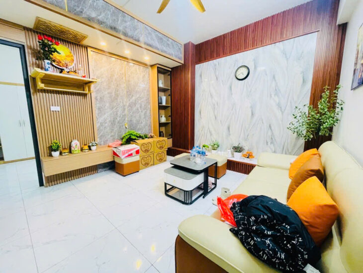 Bán căn chung cư Đền Lừ, gần 100m2, ✅3.8 tỷ, 3 ngủ, 2 vs, Thang máy, SÂN CHƠI RỘNG ở luôn.