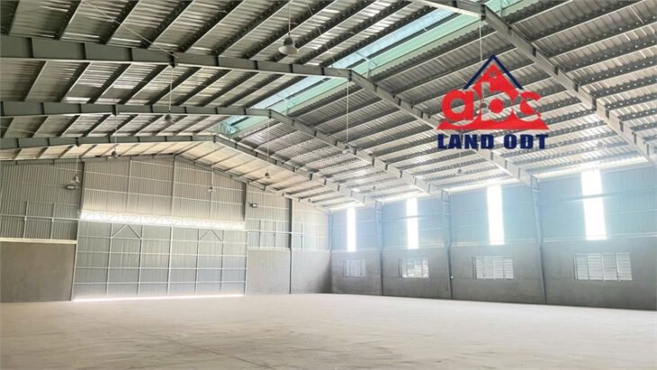 XT142 nhà xưởng với khuôn viên 10,000m2 xưởng xây dựng kiên cố. nguồn điện lớn