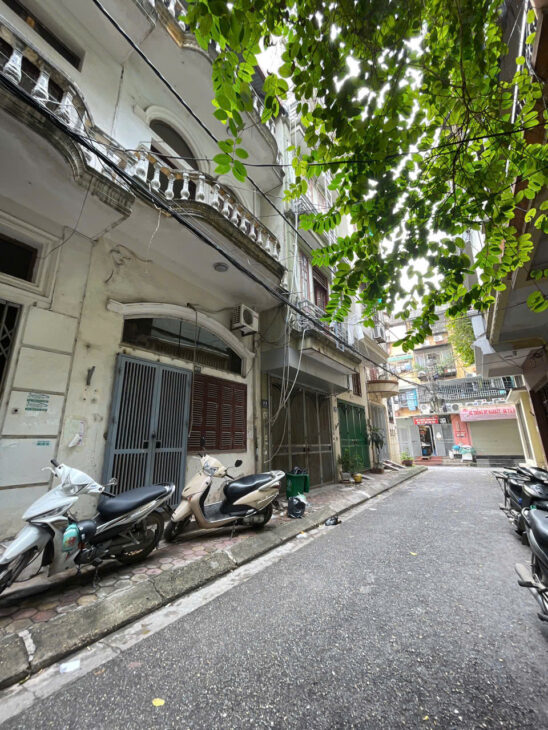 Bán nhà phân lô vỉa hè Hoàng Quốc Việt, ô tô kinh doanh văn phòng, 31m2, 4m, 3 tầng, 11.5 tỷ