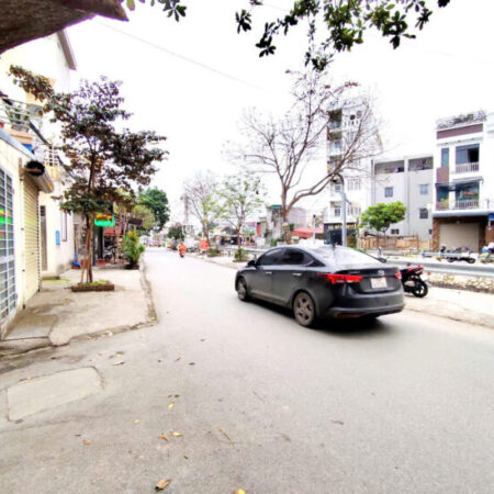 Bán nhà mặt đường mương Trại lẻ, 74m 4 tầng, lô góc, Giá 8 tỉ, gần AEON