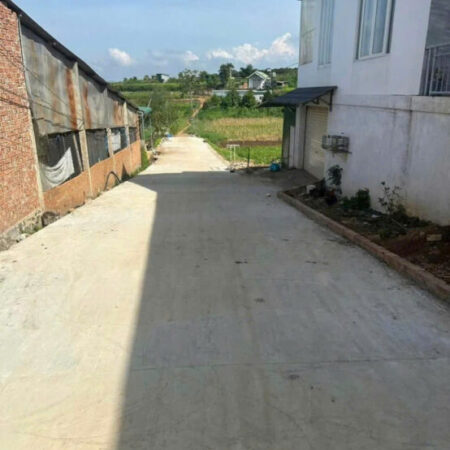 BÁN ĐẤT XÃ LIÊN HIỆP ĐỨC TRỌNG , GẦN TRUNG TÂM THỊ TRẤN giá 1 tỷ 9 BÁN ĐẤT XÃ LIÊN HIỆP ĐỨC TRỌNG , GẦN TRUNG TÂM THỊ TRẤN giá 1 tỷ 9