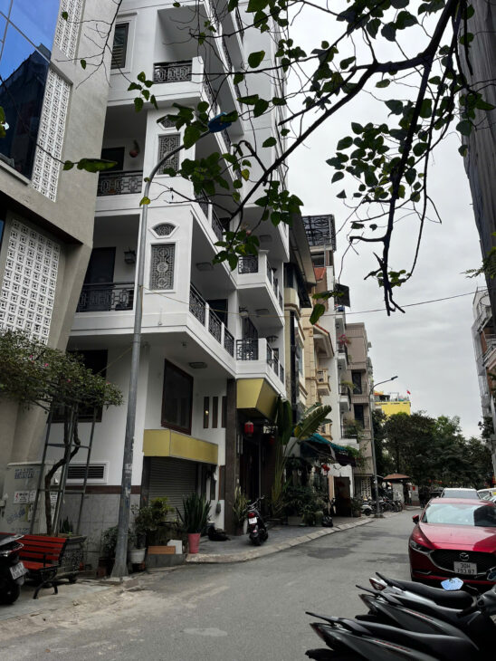 Mặt phố Đồng Cổ – 6 tầng thang máy – vỉa hè KD – ô tô tránh – chỉ 18 tỷ