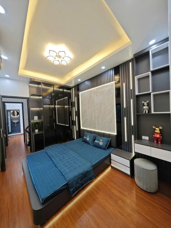 30M Ô TÔ TRÁNH – 150M RA MẶT PHỐ CẦU GIẤY – FULL NỘI THẤT – Ở LUÔN- Cầu Giấy 35m, 4 t, mt 2.8 m,