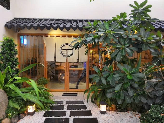 Cho thuê nhà mặt tiền Xuân Thủy, Phường Thảo Điền, Quận 2.