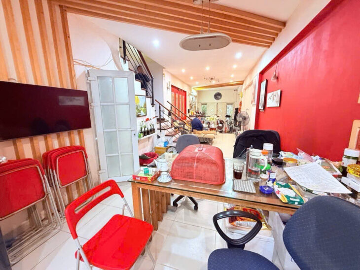 bán nhà Đống Đa 81m Hoàng Cầu, phân lô, 2 thoáng, ô tô đỗ cửa