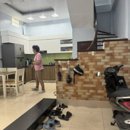 (BÁN NHÀ KHU ĐÀM QUANG TRUNG – LONG BIÊN – MẶT NGÕ THÔNG Ô TÔ TRÁNH THÔNG- KINH DOANH )