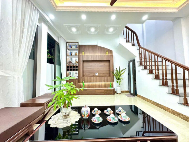 SIÊU PHẨM CẦU GIẤY – GẦN HỒ, 50m RA Ô TÔ TRÁNH, NGÕ RỘNG 34m, 6 tầng, MT5 m, 7,9