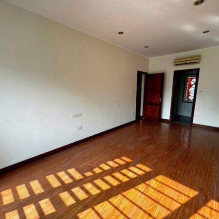 VIP Hào Nam đầu tư đỉnh 110mx5 tầng MT 7m, 50m ra ô tô, ngõ thông 12.8 tỷ. VIP Hào Nam đầu tư đỉnh 110mx5 tầng MT 7m, 50m ra ô tô, ngõ thông 12.8 tỷ.