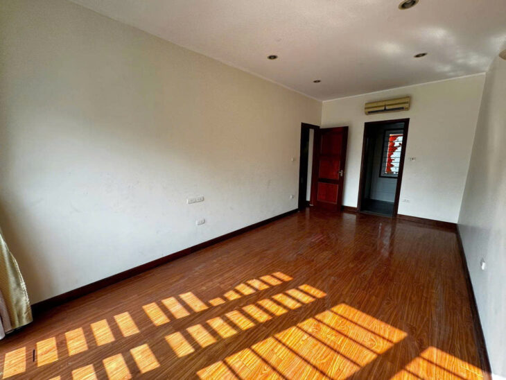 VIP Hào Nam đầu tư đỉnh 110mx5 tầng MT 7m, 50m ra ô tô, ngõ thông 12.8 tỷ.