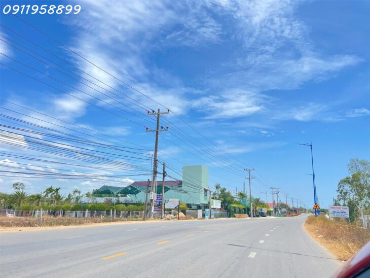 giảm kịch sản 60% chỉ 3 triệu/m2 đất thổ cư mặt tiền Nguyễn Chí Thanh, Tân Bình, thị xã LaGi sổ