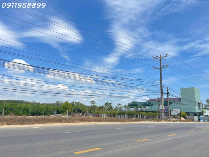 giảm kịch sản 60% chỉ 3 triệu/m2 đất thổ cư mặt tiền Nguyễn Chí Thanh, Tân Bình, thị xã LaGi sổ