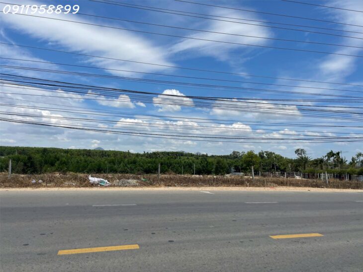 giảm kịch sản 60% chỉ 3 triệu/m2 đất thổ cư mặt tiền Nguyễn Chí Thanh, Tân Bình, thị xã LaGi sổ