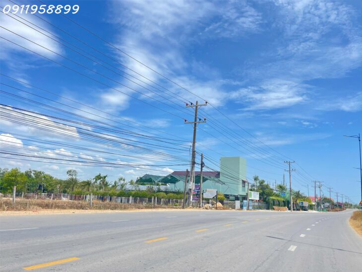 giảm kịch sản 60% chỉ 3 triệu/m2 đất thổ cư mặt tiền Nguyễn Chí Thanh, Tân Bình, thị xã LaGi sổ