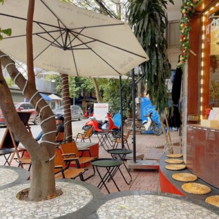 SANG NHƯỢNG QUÁN CF LÔ GÓC VỈA HÈ RỘNG CHÙA LÁNG ĐỐNG ĐA HN