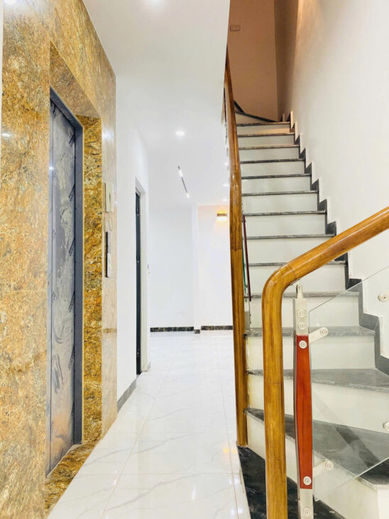 BÁN NHÀ KIM GIANG KIM GIANG 45M 5 TẦNG MT3.6M NHÀ ĐẸP THANG MÁY YÊN TĨNH Ở SƯỚNG 8.1 TỶ