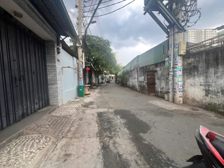 Bán nhà mặt phố Phan Văn Hớn, 22 tỷ, 264m2, view đẹp, giá ưu đãi