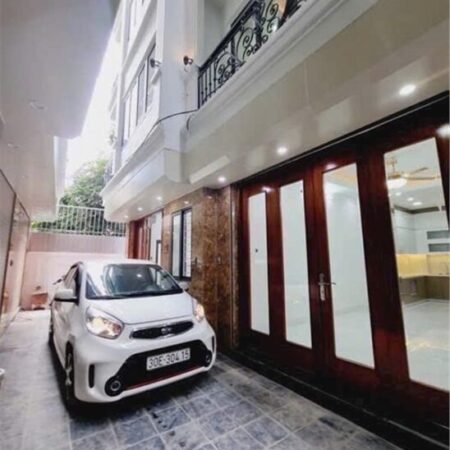 Bán nhà nhỉnh 8 tỷ ngõ ô tô,5 tầng ,3 phòng ngủ khép kín , để lại full nội thất