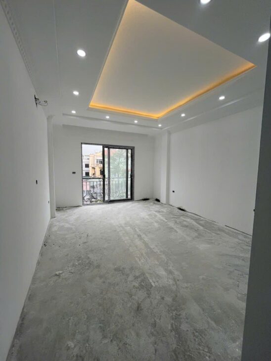 BÁN CĂN NHÀ AN DƯƠNG VƯƠNG – TÂY HỒ – NGÕ THÔNG Ô TÔ VÀO NHÀ – THANG MÁY – SỔ VUÔNG NHƯ TỜ A4 –