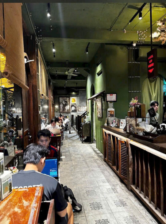 Cho Thuê Nhà GÓC 2MT: 467 Phan Văn Trị, Phường 05, Gò Vấp, TPHCM. Giá 90 triệu