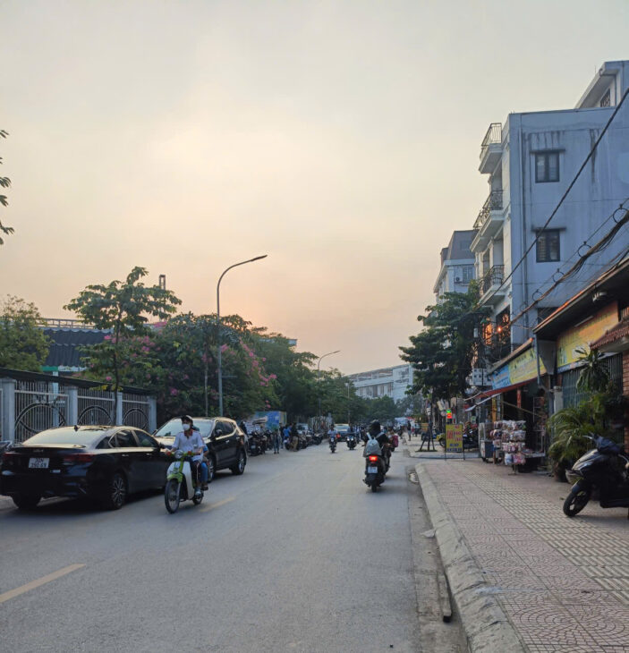 Bán gấp Đất Phú Diễn, 47,6m2, đường thông KD, ô tô cực hiếm, 8 tỷ hơn