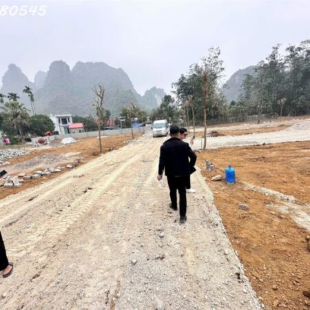 Đất siêu đẹp giá thì cực tốt ở thị trấn Ba Hàng Đồi , huyện Lạc Thủy , tỉnh Hòa Bình LH 0383580545