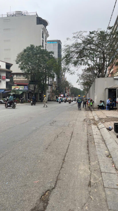 Mặt phố Nguyễn Thái Học 49m2 mặt tiền 5,7 giá 17 tỷ. TIN CHÍNH CHỦ BÁN