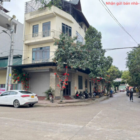 Bán nhà 3 tầng hai mặt tiền kinh doanh, tổ 5, TT Quang Minh, Mê Linh. Gần KCN công nhân đông đúc. Bán nhà 3 tầng hai mặt tiền kinh doanh, tổ 5, TT Quang Minh, Mê Linh. Gần KCN công nhân đông đúc.