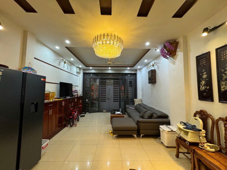 bán nhà Thanh Xuân 85m Hoàng Văn Thái, sân vườn rộng, nhà 3 thoáng nở hậu