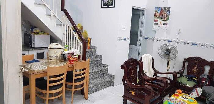 Bán nhà Đường Bến Nghé, Quận 7, 2 tầng, 28,8m2, cách 50m ra đường lớn, nhỉnh 2 tỷ